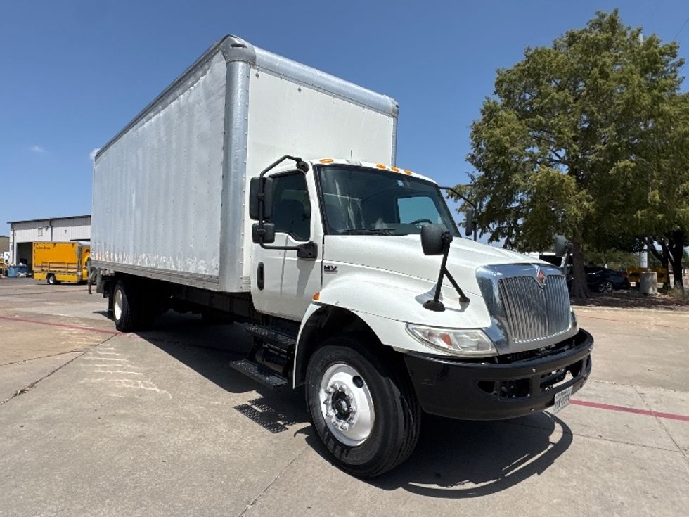 Medium Duty Box Truck-Light and Medium Duty Trucks-International-2020-MV607-Garland-TX-297,281\n\t\tmiles-$ 36,250 - Image 1