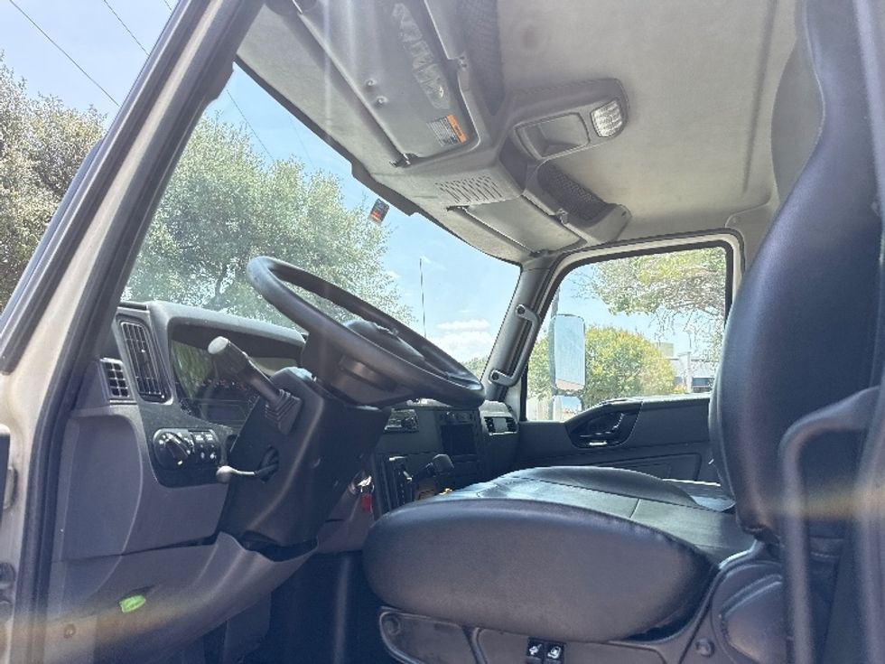 Medium Duty Box Truck-Light and Medium Duty Trucks-International-2020-MV607-Garland-TX-297,281\n\t\tmiles-$ 36,250 - Image 16