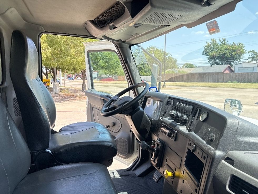 Medium Duty Box Truck-Light and Medium Duty Trucks-International-2020-MV607-Garland-TX-297,281\n\t\tmiles-$ 36,250 - Image 22