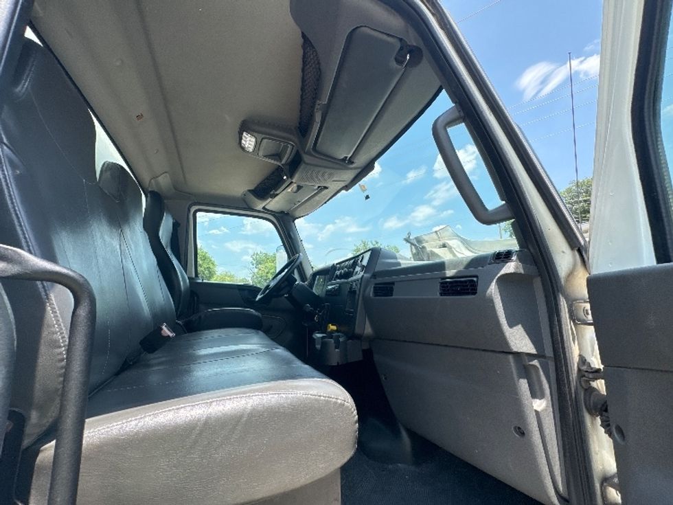 Medium Duty Box Truck-Light and Medium Duty Trucks-International-2020-MV607-Garland-TX-325,785\n\t\tmiles-$ 31,250 - Image 20