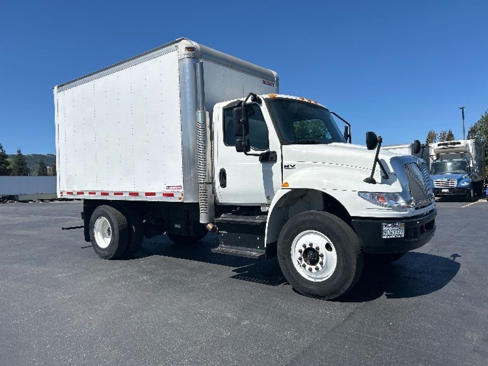 Medium Duty Box Truck-Light and Medium Duty Trucks-International-2020-MV607-Gilroy-CA-5,528\n\t\tmiles-$ 56,250 - Image 1