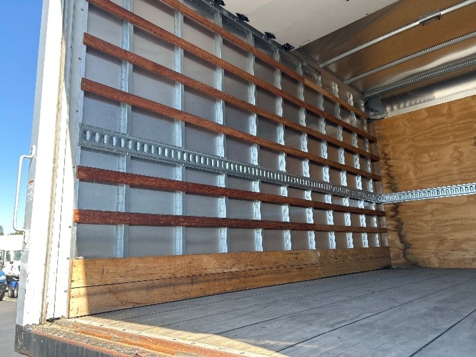 Medium Duty Box Truck-Light and Medium Duty Trucks-International-2020-MV607-Gilroy-CA-5,528\n\t\tmiles-$ 56,250 - Image 11