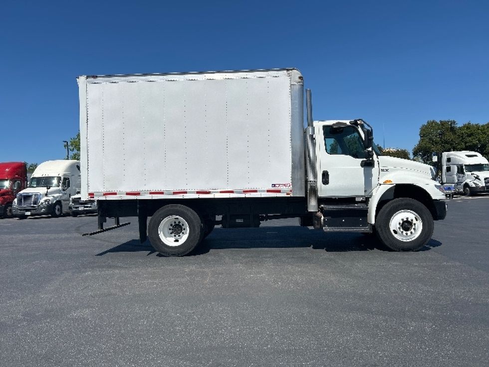 Medium Duty Box Truck-Light and Medium Duty Trucks-International-2020-MV607-Gilroy-CA-5,528\n\t\tmiles-$ 56,250 - Image 15