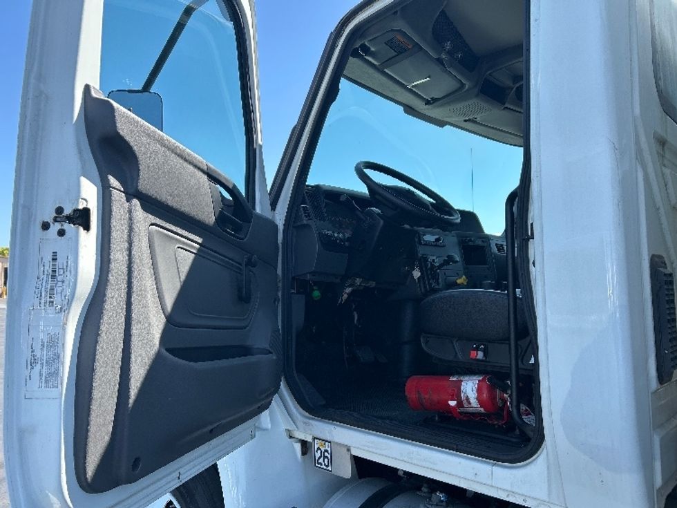 Medium Duty Box Truck-Light and Medium Duty Trucks-International-2020-MV607-Gilroy-CA-5,528\n\t\tmiles-$ 56,250 - Image 16