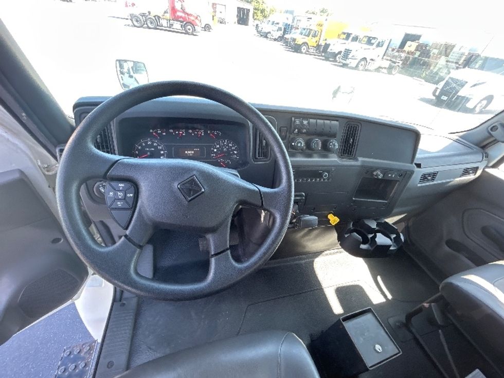 Medium Duty Box Truck-Light and Medium Duty Trucks-International-2020-MV607-Gilroy-CA-5,528\n\t\tmiles-$ 56,250 - Image 17