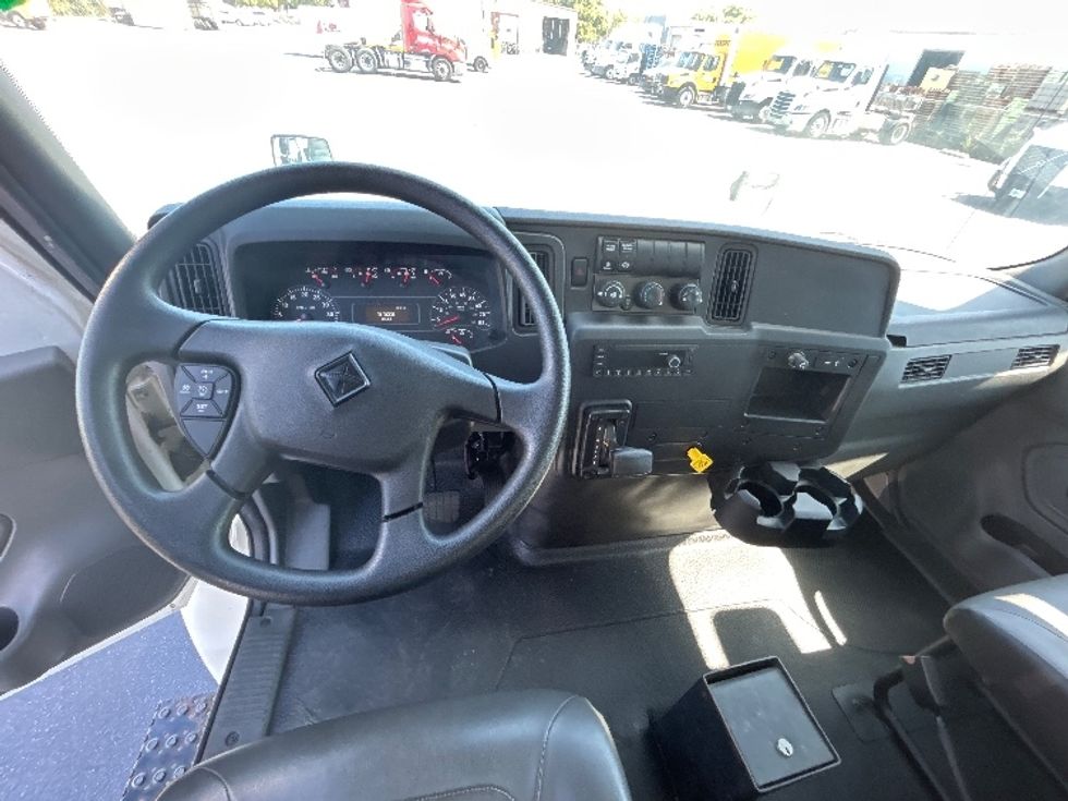 Medium Duty Box Truck-Light and Medium Duty Trucks-International-2020-MV607-Gilroy-CA-5,528\n\t\tmiles-$ 56,250 - Image 18