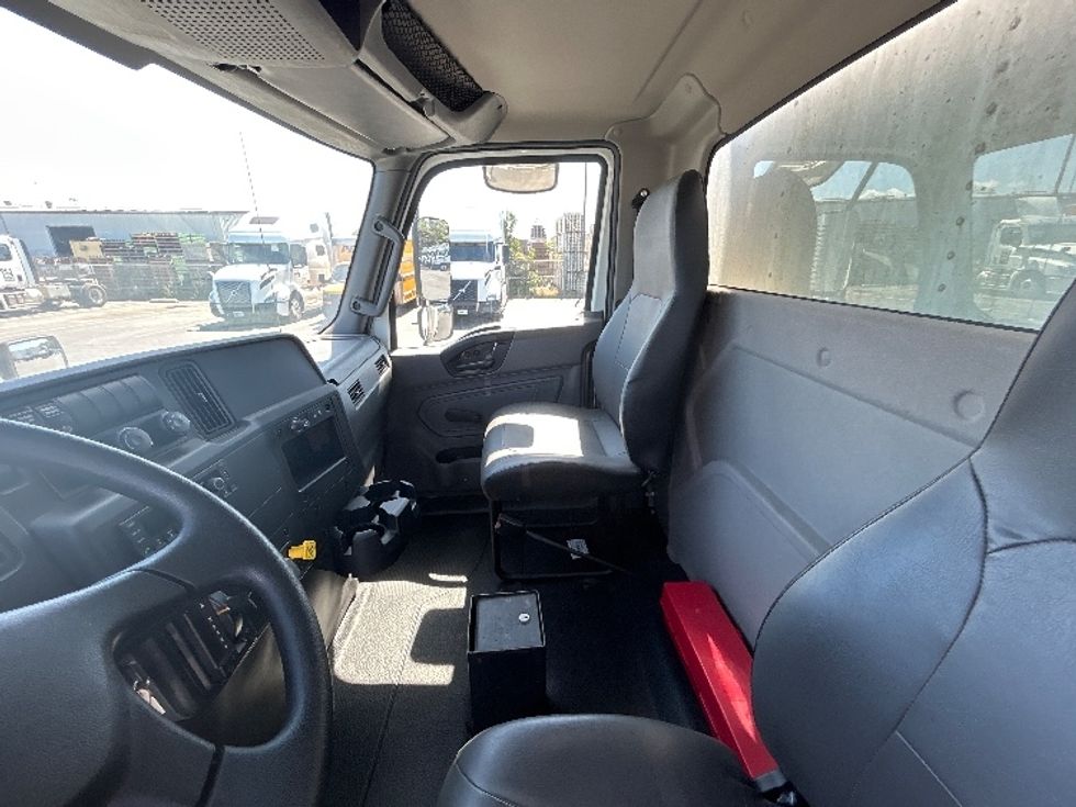 Medium Duty Box Truck-Light and Medium Duty Trucks-International-2020-MV607-Gilroy-CA-5,528\n\t\tmiles-$ 56,250 - Image 19