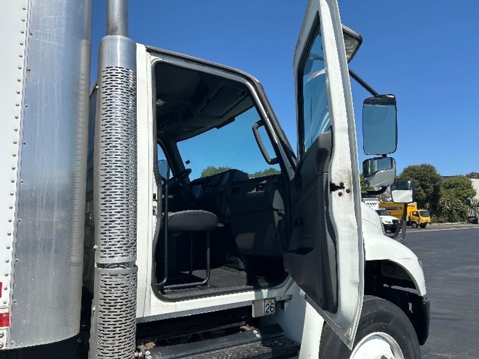 Medium Duty Box Truck-Light and Medium Duty Trucks-International-2020-MV607-Gilroy-CA-5,528\n\t\tmiles-$ 56,250 - Image 20