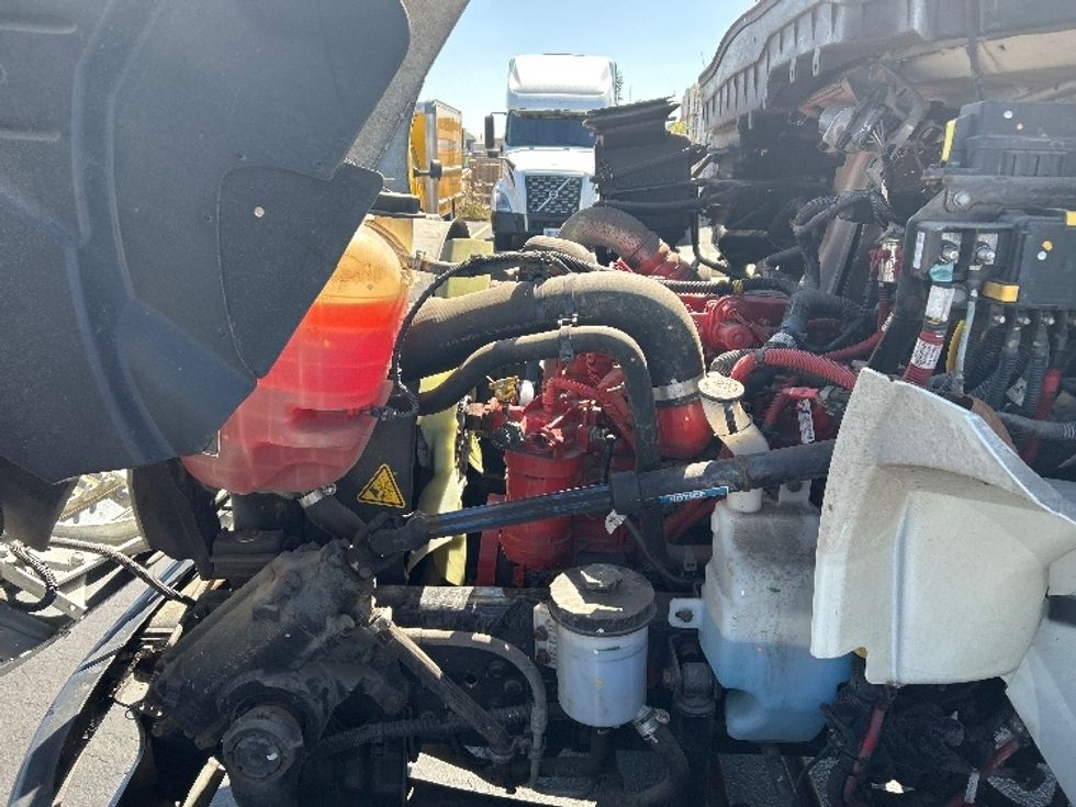 Medium Duty Box Truck-Light and Medium Duty Trucks-International-2020-MV607-Gilroy-CA-5,528\n\t\tmiles-$ 56,250 - Image 24