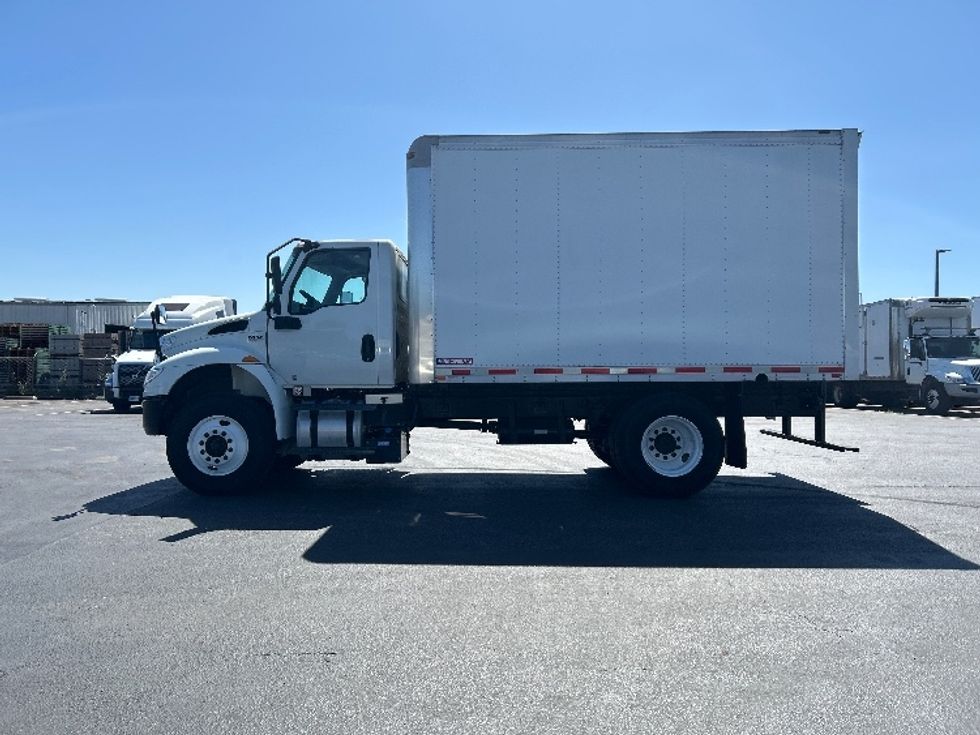 Medium Duty Box Truck-Light and Medium Duty Trucks-International-2020-MV607-Gilroy-CA-5,528\n\t\tmiles-$ 56,250 - Image 4