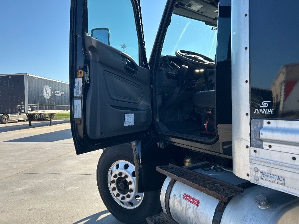 Medium Duty Box Truck-Light and Medium Duty Trucks-International-2020-MV607-Goshen-IN-100,680\n\t\tmiles-$ 56,250 - Image 15