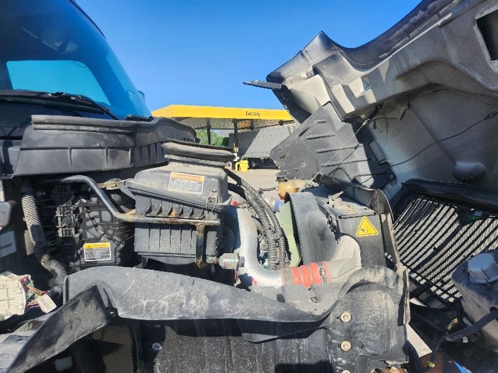 Medium Duty Box Truck-Light and Medium Duty Trucks-International-2020-MV607-Goshen-IN-74,415\n\t\tmiles-$ 56,250 - Image 22