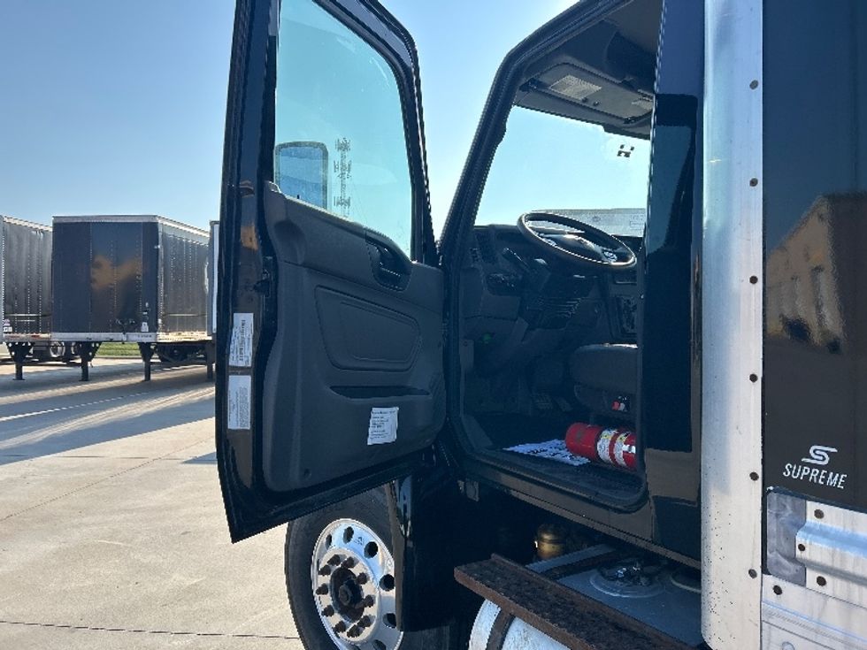 Medium Duty Box Truck-Light and Medium Duty Trucks-International-2020-MV607-Goshen-IN-96,808\n\t\tmiles-$ 56,500 - Image 15
