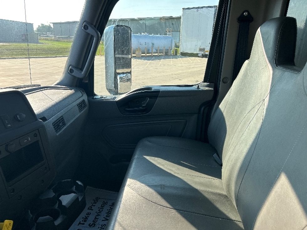 Medium Duty Box Truck-Light and Medium Duty Trucks-International-2020-MV607-Goshen-IN-96,808\n\t\tmiles-$ 56,500 - Image 18