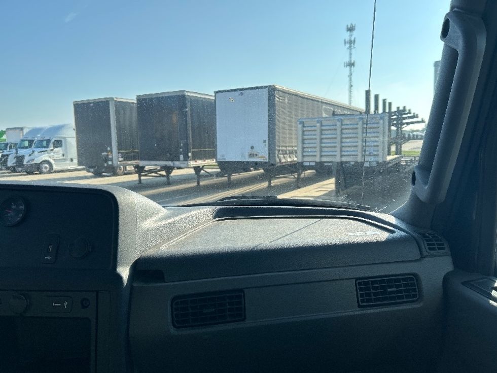 Medium Duty Box Truck-Light and Medium Duty Trucks-International-2020-MV607-Goshen-IN-96,808\n\t\tmiles-$ 56,500 - Image 20