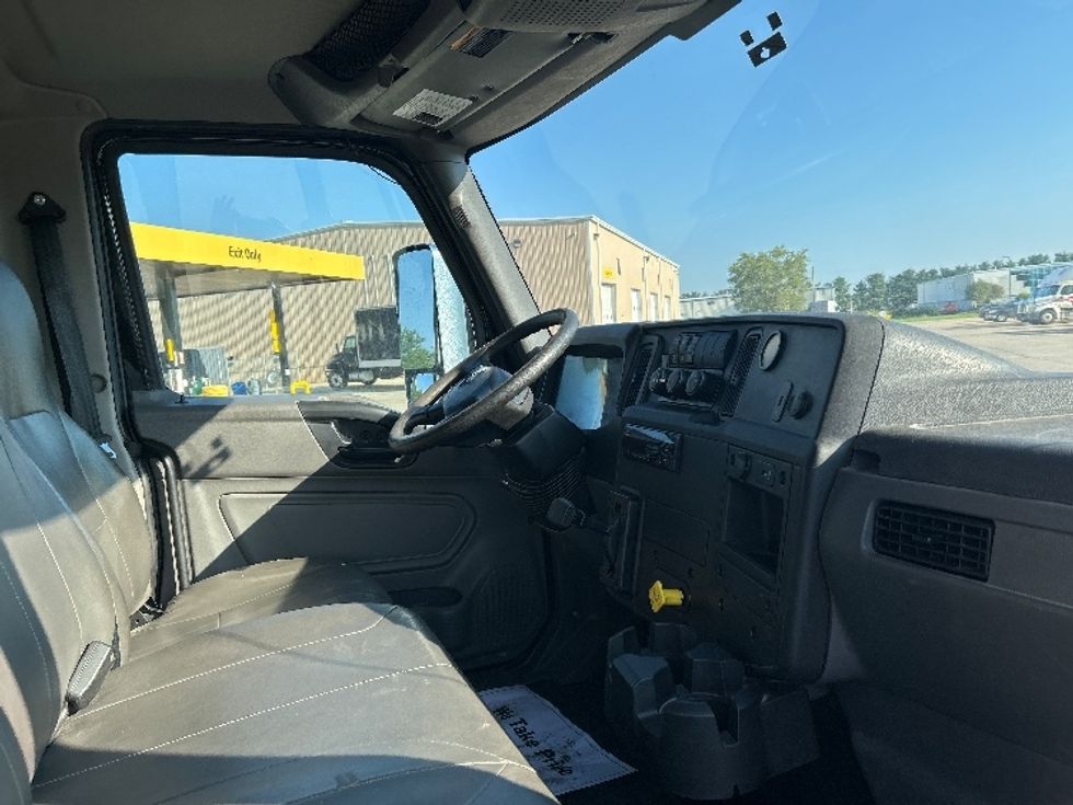 Medium Duty Box Truck-Light and Medium Duty Trucks-International-2020-MV607-Goshen-IN-96,808\n\t\tmiles-$ 56,500 - Image 21