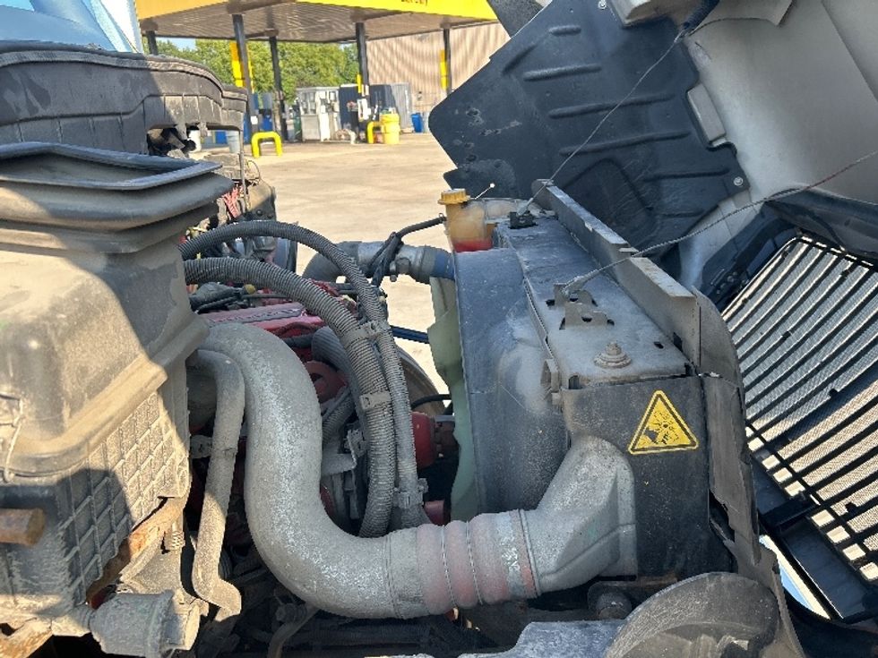 Medium Duty Box Truck-Light and Medium Duty Trucks-International-2020-MV607-Goshen-IN-96,808\n\t\tmiles-$ 56,500 - Image 22