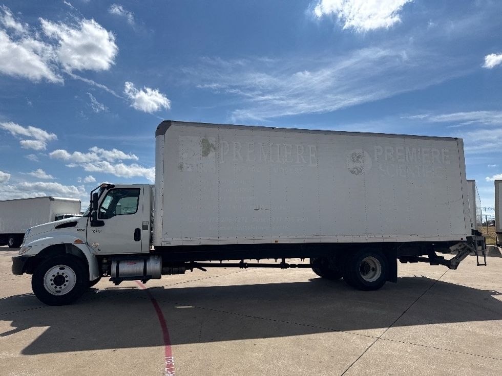 Medium Duty Box Truck-Light and Medium Duty Trucks-International-2020-MV607-Grand Prairie-TX-191,403\n\t\tmiles-$ 53,750 - Image 4