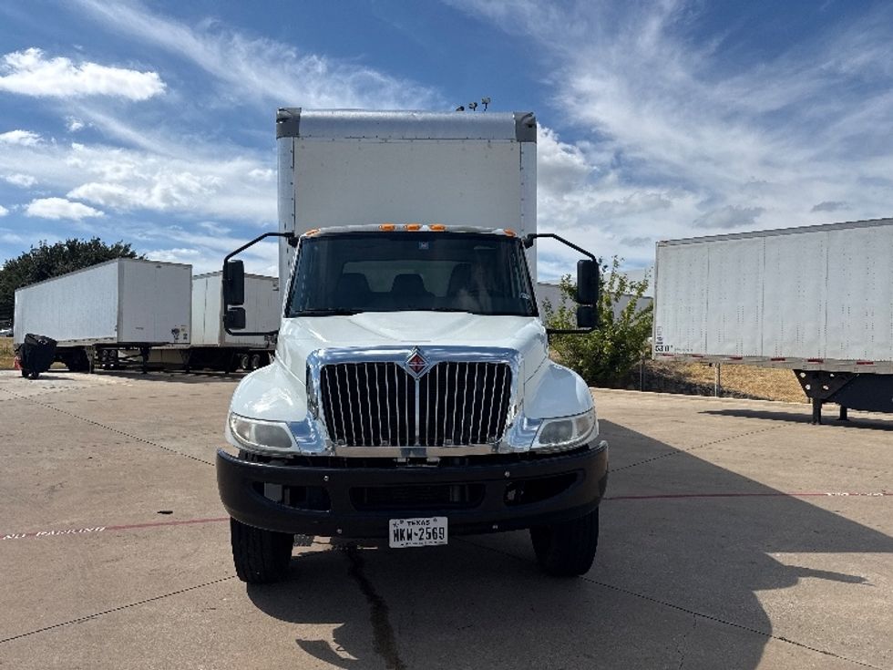 Medium Duty Box Truck-Light and Medium Duty Trucks-International-2020-MV607-Grand Prairie-TX-191,403\n\t\tmiles-$ 53,750 - Image 2