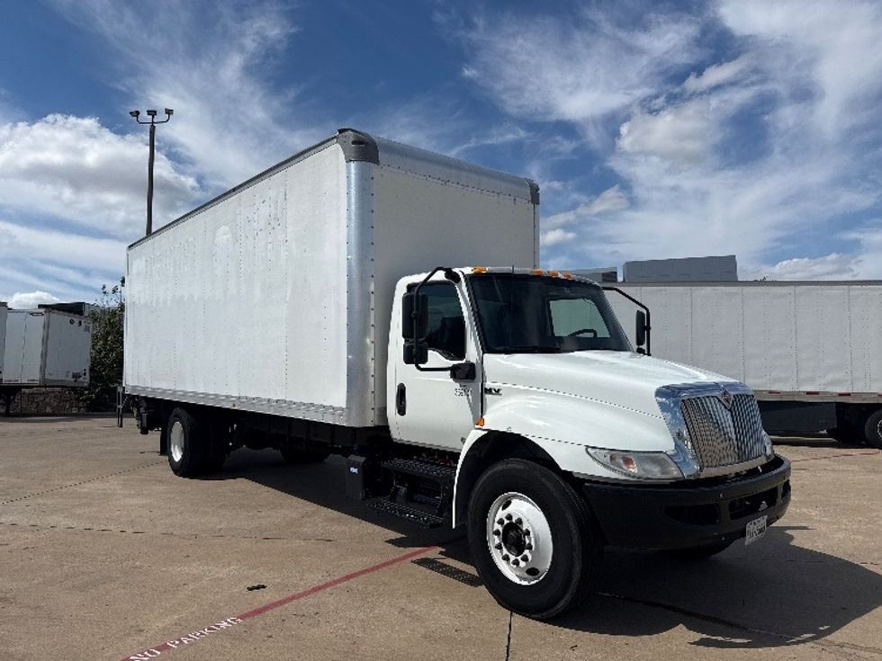 Medium Duty Box Truck-Light and Medium Duty Trucks-International-2020-MV607-Grand Prairie-TX-191,403\n\t\tmiles-$ 53,750 - Image 1