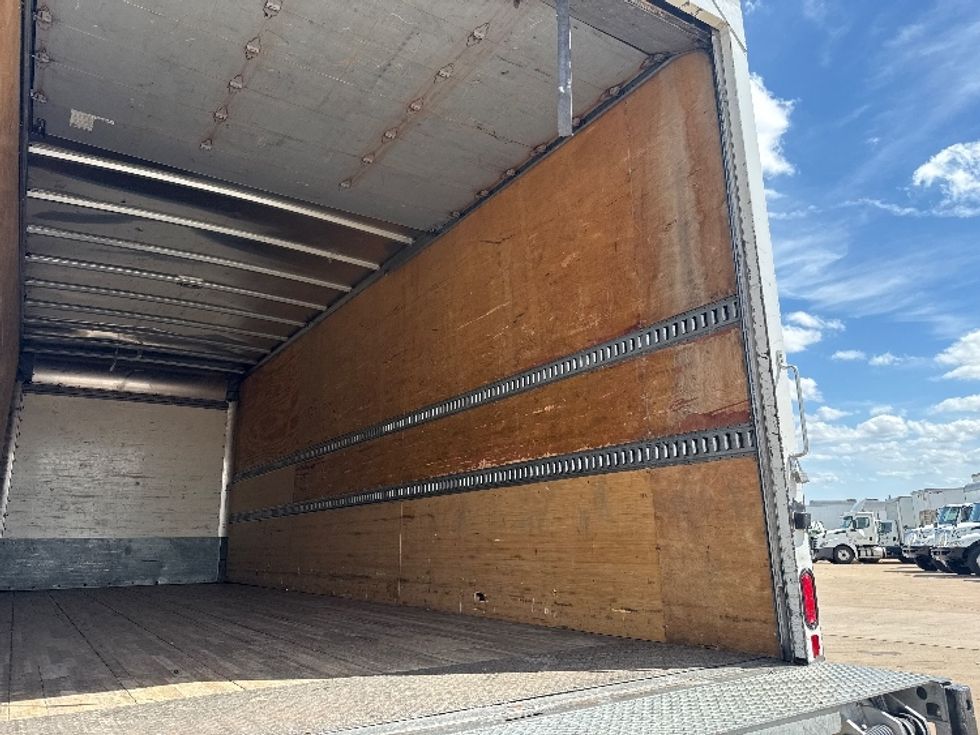 Medium Duty Box Truck-Light and Medium Duty Trucks-International-2020-MV607-Grand Prairie-TX-191,403\n\t\tmiles-$ 53,750 - Image 12