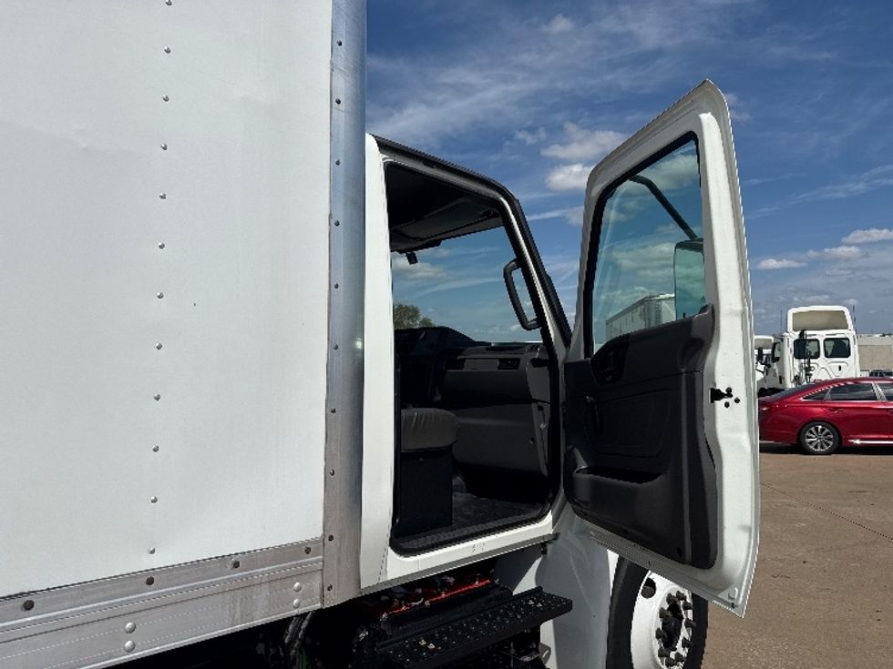 Medium Duty Box Truck-Light and Medium Duty Trucks-International-2020-MV607-Grand Prairie-TX-191,403\n\t\tmiles-$ 53,750 - Image 20