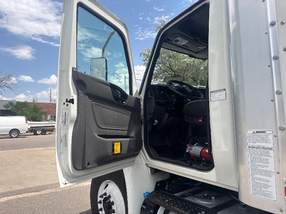 Medium Duty Box Truck-Light and Medium Duty Trucks-International-2020-MV607-Greeley-CO-117,260\n\t\tmiles-$ 67,750 - Image 16