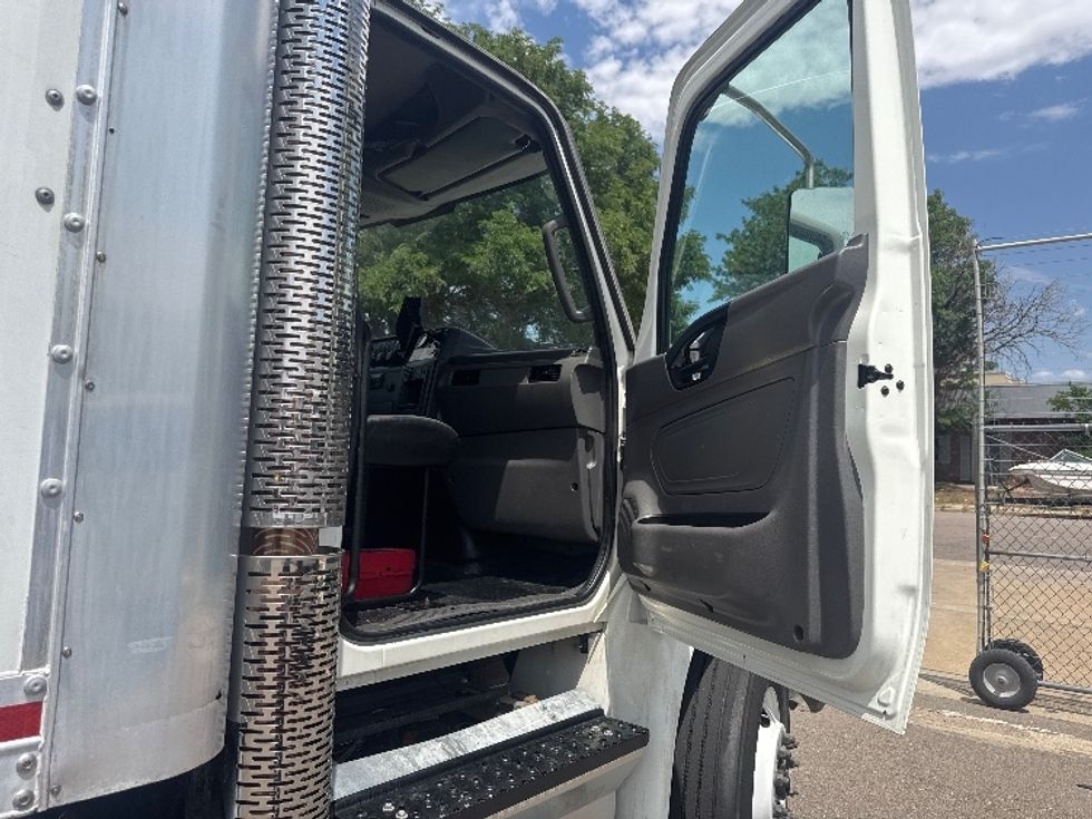 Medium Duty Box Truck-Light and Medium Duty Trucks-International-2020-MV607-Greeley-CO-117,260\n\t\tmiles-$ 67,750 - Image 20