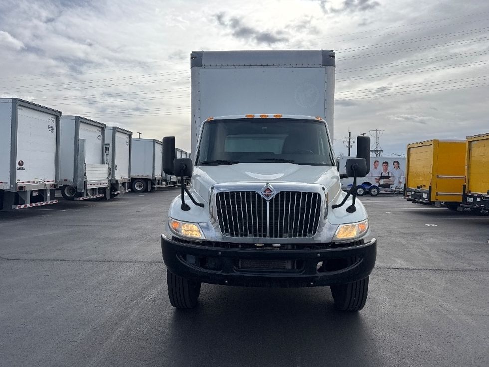 Medium Duty Box Truck-Light and Medium Duty Trucks-International-2020-MV607-Greeley-CO-139,597\n\t\tmiles-$ 56,250 - Image 2