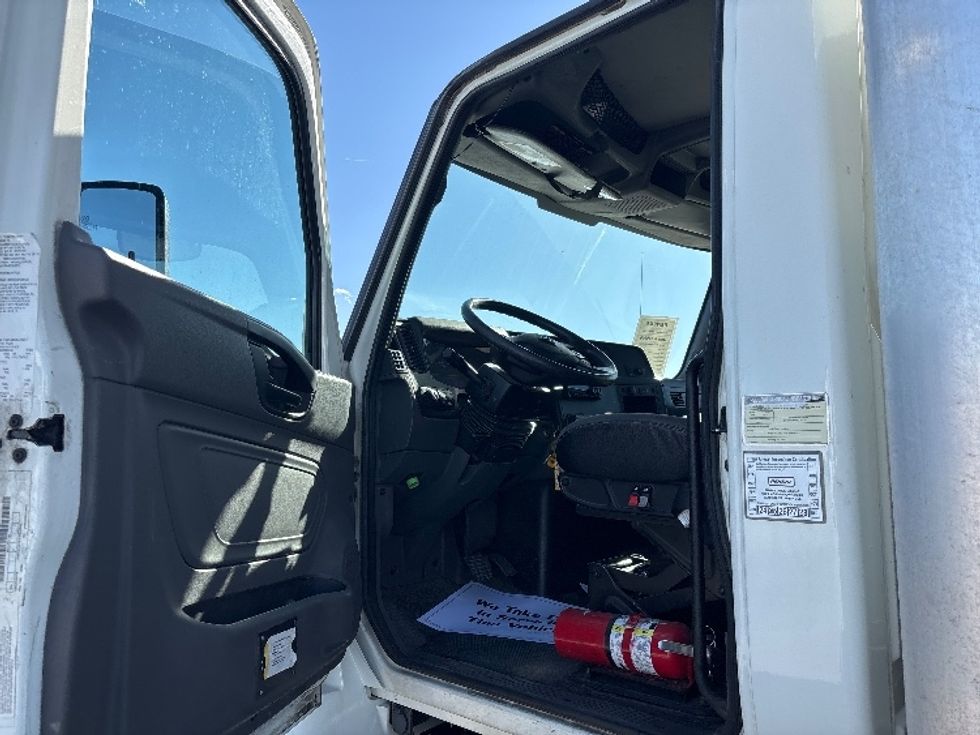 Medium Duty Box Truck-Light and Medium Duty Trucks-International-2020-MV607-Greeley-CO-181,933\n\t\tmiles-$ 42,500 - Image 16