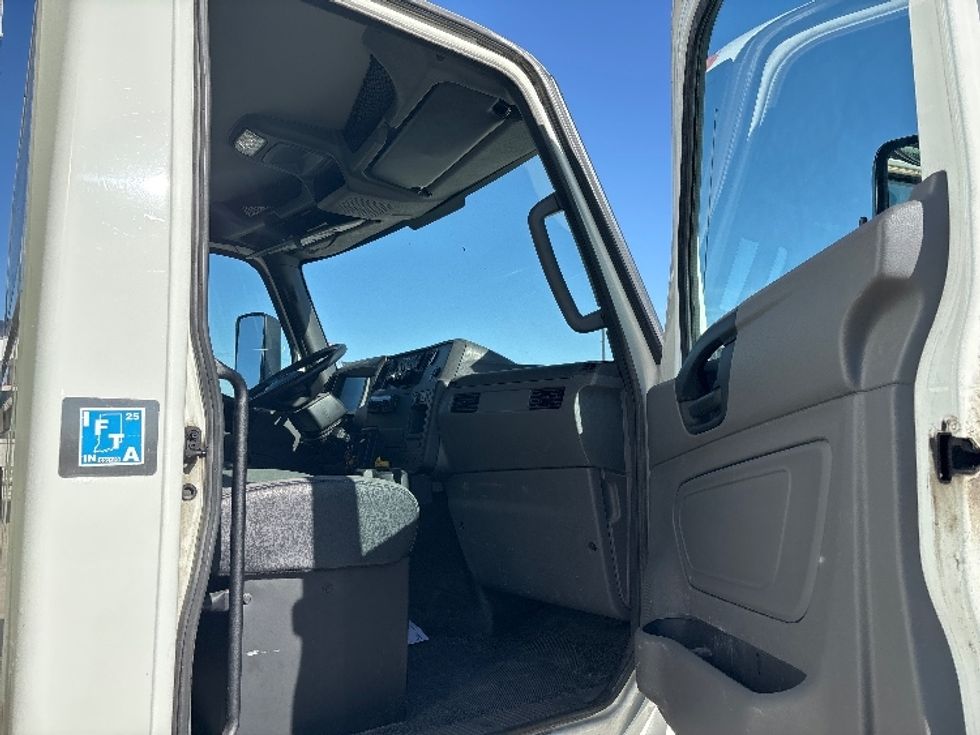 Medium Duty Box Truck-Light and Medium Duty Trucks-International-2020-MV607-Greeley-CO-181,933\n\t\tmiles-$ 42,500 - Image 20