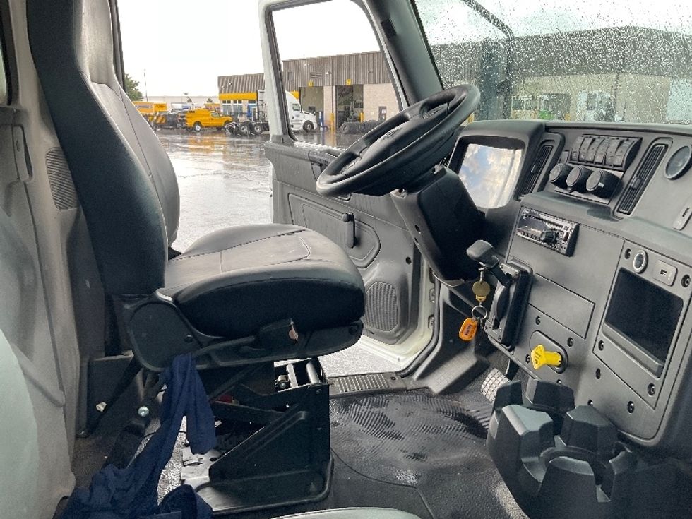 Medium Duty Box Truck-Light and Medium Duty Trucks-International-2020-MV607-Greeley-CO-224,569\n\t\tmiles-$ 34,250 - Image 21