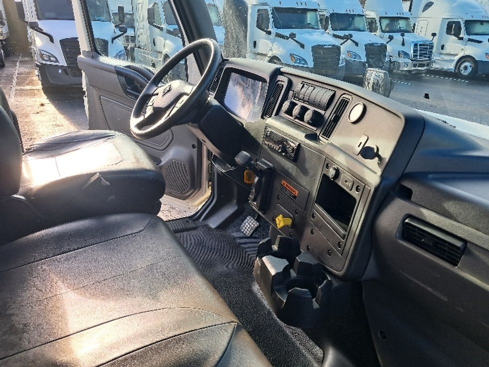 Medium Duty Box Truck-Light and Medium Duty Trucks-International-2020-MV607-Greensboro-NC-103,805\n\t\tmiles-$ 56,250 - Image 22