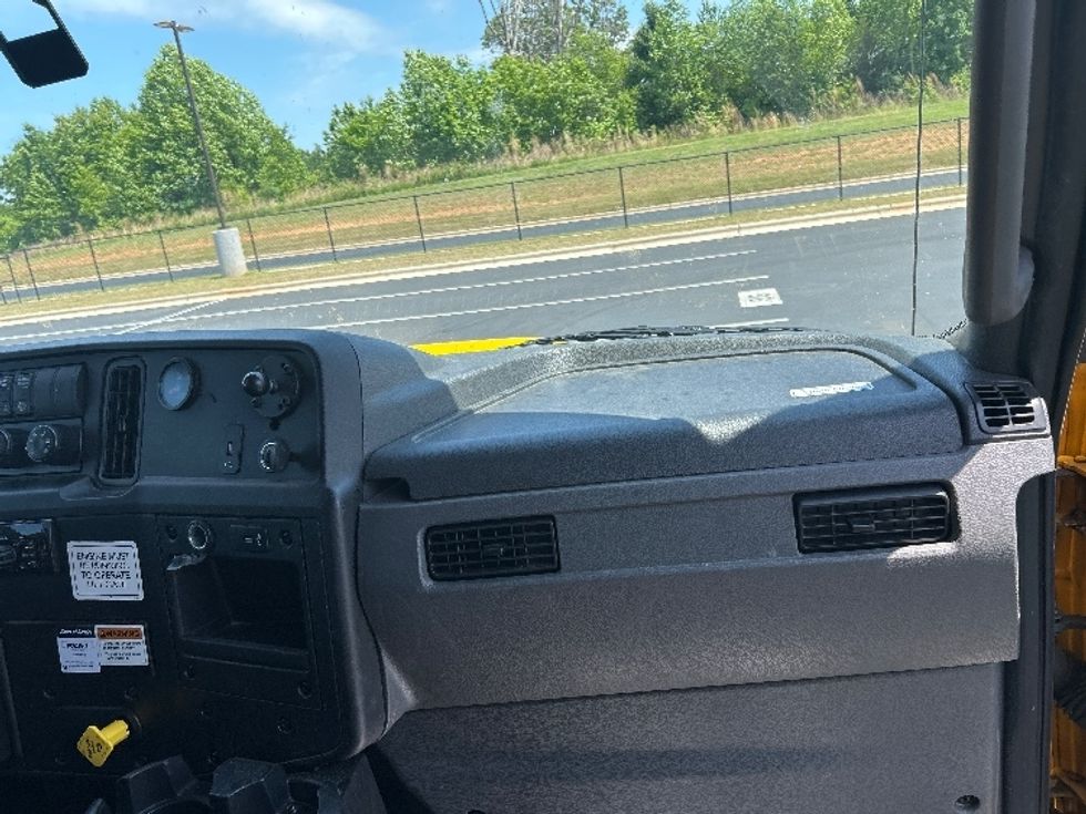 Medium Duty Box Truck-Light and Medium Duty Trucks-International-2020-MV607-Greensboro-NC-149,297\n\t\tmiles-$ 49,750 - Image 20