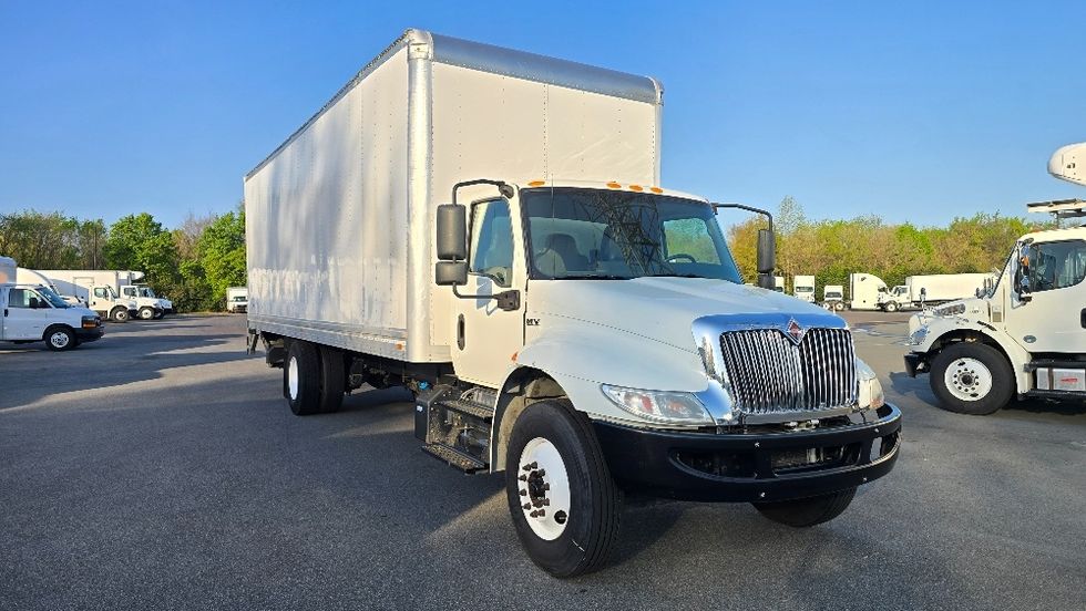 Medium Duty Box Truck-Light and Medium Duty Trucks-International-2020-MV607-Greensboro-NC-209,319\n\t\tmiles-$ 42,000 - Image 1
