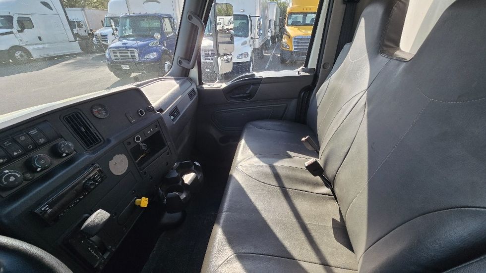 Medium Duty Box Truck-Light and Medium Duty Trucks-International-2020-MV607-Greensboro-NC-209,319\n\t\tmiles-$ 42,000 - Image 18