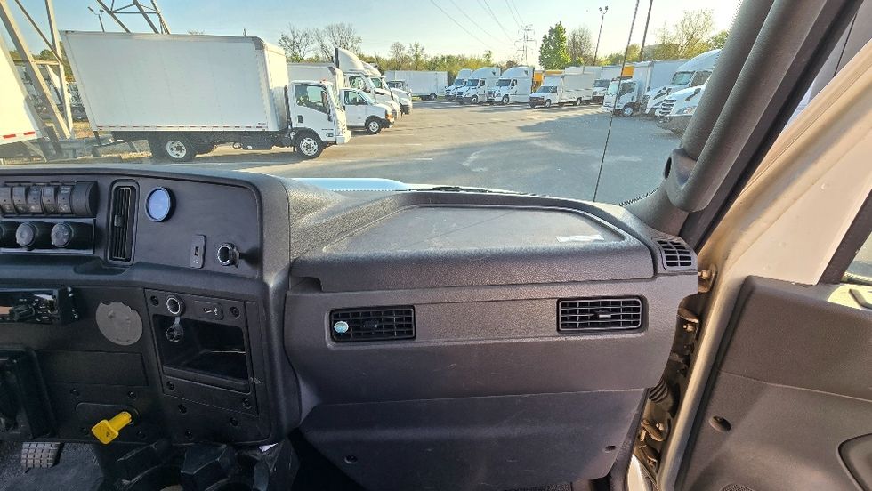 Medium Duty Box Truck-Light and Medium Duty Trucks-International-2020-MV607-Greensboro-NC-209,319\n\t\tmiles-$ 42,000 - Image 20