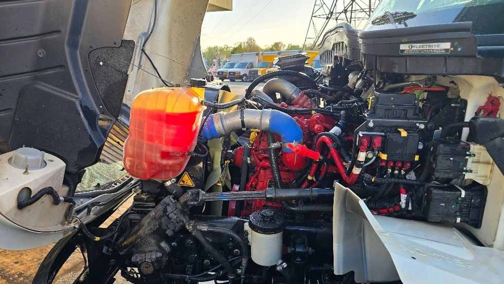 Medium Duty Box Truck-Light and Medium Duty Trucks-International-2020-MV607-Greensboro-NC-209,319\n\t\tmiles-$ 42,000 - Image 22