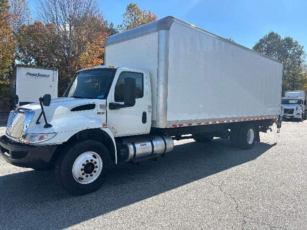 Medium Duty Box Truck-Light and Medium Duty Trucks-International-2020-MV607-Greensboro-NC-239,708\n\t\tmiles-$ 35,250 - Image 1
