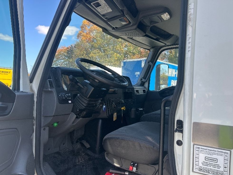 Medium Duty Box Truck-Light and Medium Duty Trucks-International-2020-MV607-Greensboro-NC-239,708\n\t\tmiles-$ 35,250 - Image 16