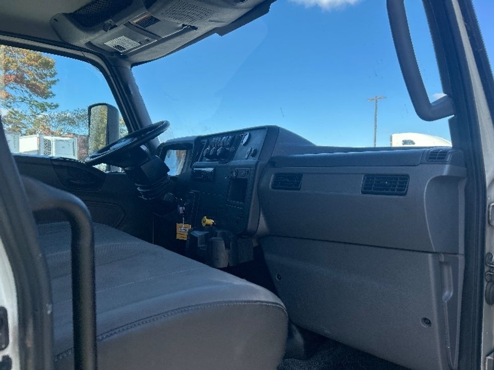 Medium Duty Box Truck-Light and Medium Duty Trucks-International-2020-MV607-Greensboro-NC-239,708\n\t\tmiles-$ 35,250 - Image 20