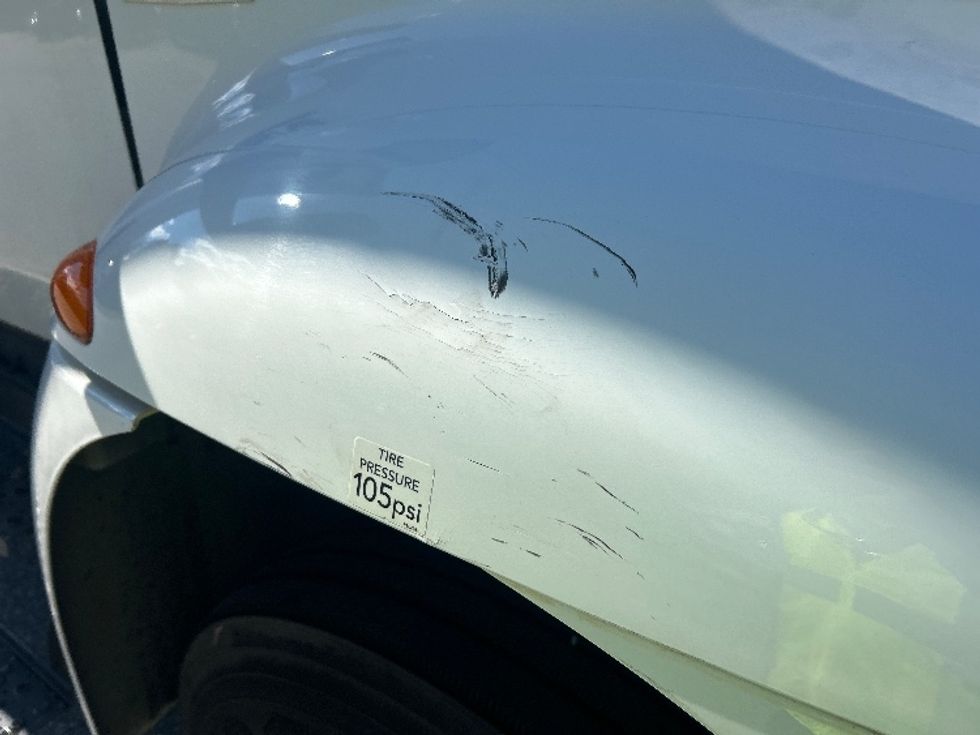 Medium Duty Box Truck-Light and Medium Duty Trucks-International-2020-MV607-Greensboro-NC-239,708\n\t\tmiles-$ 35,250 - Image 25