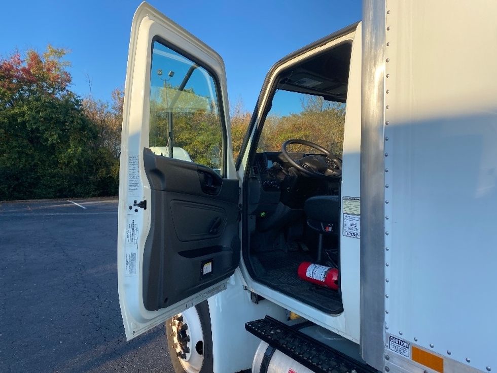Medium Duty Box Truck-Light and Medium Duty Trucks-International-2020-MV607-Greensboro-NC-5,800\n\t\tmiles-$ 66,750 - Image 16