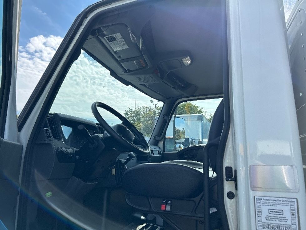 Medium Duty Box Truck-Light and Medium Duty Trucks-International-2020-MV607-Greensboro-NC-6,390\n\t\tmiles-$ 65,000 - Image 16