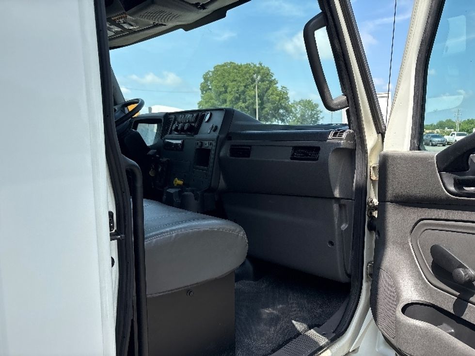 Medium Duty Box Truck-Light and Medium Duty Trucks-International-2020-MV607-Greensboro-NC-63,943\n\t\tmiles-$ 57,750 - Image 20