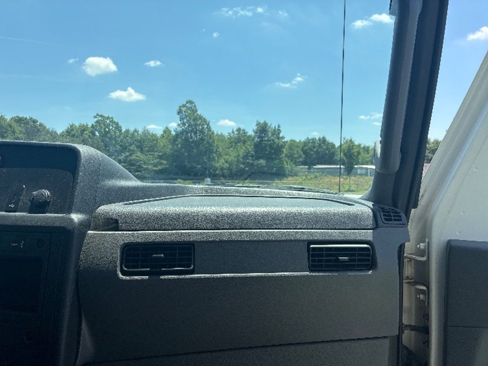 Medium Duty Box Truck-Light and Medium Duty Trucks-International-2020-MV607-Greenville-SC-24,249\n\t\tmiles-$ 62,500 - Image 20
