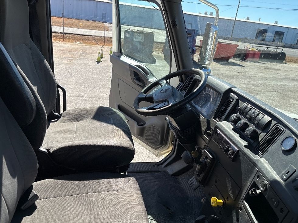 Medium Duty Box Truck-Light and Medium Duty Trucks-International-2020-MV607-Greer-SC-258,796\n\t\tmiles-$ 37,500 - Image 22