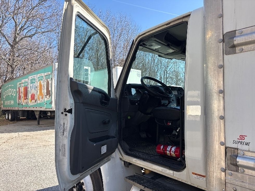 Medium Duty Box Truck-Light and Medium Duty Trucks-International-2020-MV607-Greer-SC-263,601\n\t\tmiles-$ 36,750 - Image 16