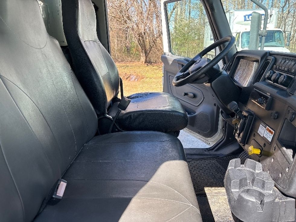 Medium Duty Box Truck-Light and Medium Duty Trucks-International-2020-MV607-Greer-SC-263,601\n\t\tmiles-$ 36,750 - Image 20
