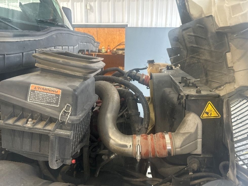 Medium Duty Box Truck-Light and Medium Duty Trucks-International-2020-MV607-Grenada-MS-299,650\n\t\tmiles-$ 9,000 - Image 3